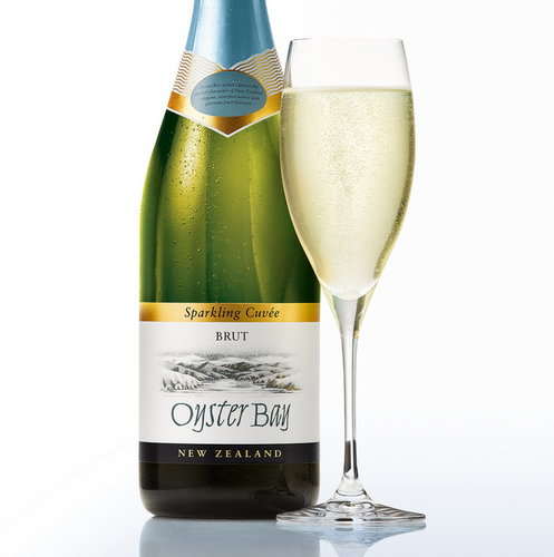 oyster bay sparkling cuvee brut bottle glass hero