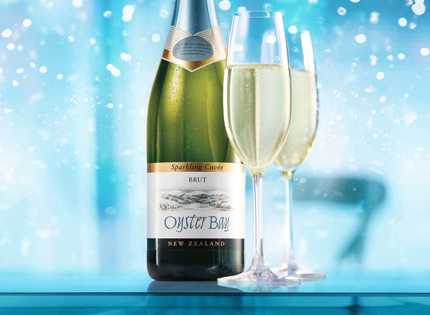 Oyster Bay New Zealand Sparkling Wine with 2x glasses and confetti